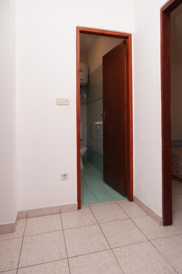 Apartments By The Sea Mandre, Pag - 6284 Kolan Extérieur photo