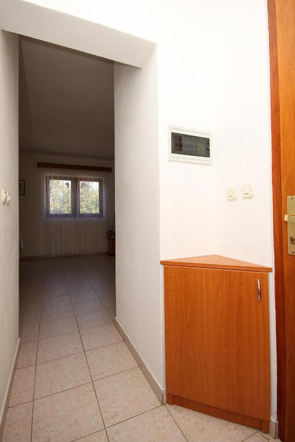 Apartments By The Sea Mandre, Pag - 6284 Kolan Extérieur photo