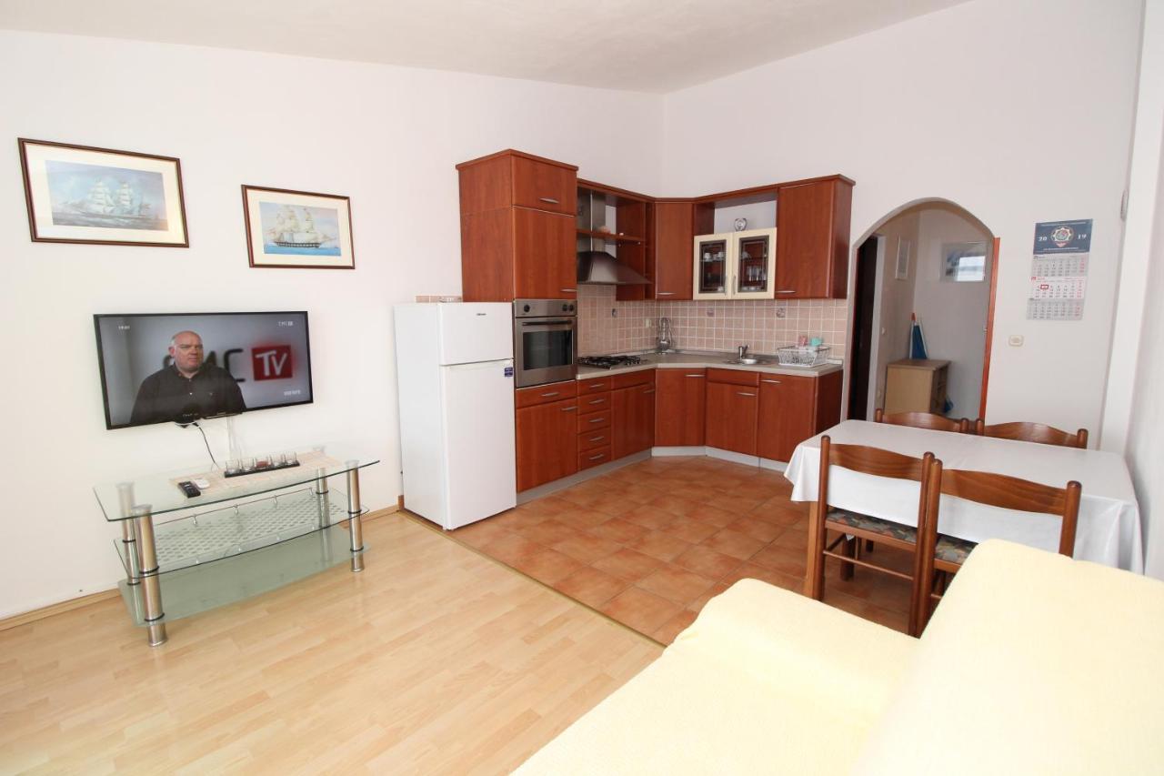 Apartments By The Sea Mandre, Pag - 6284 Kolan Extérieur photo