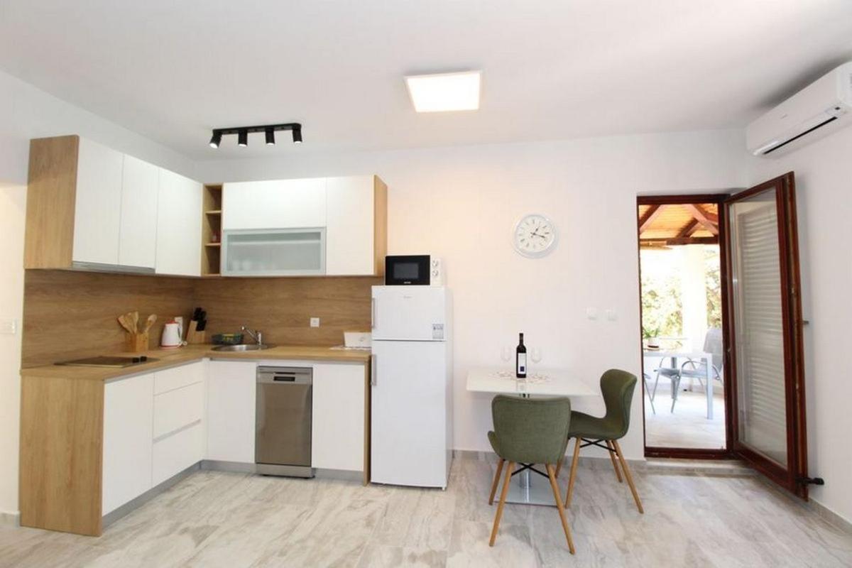 Apartments By The Sea Mandre, Pag - 6284 Kolan Chambre photo