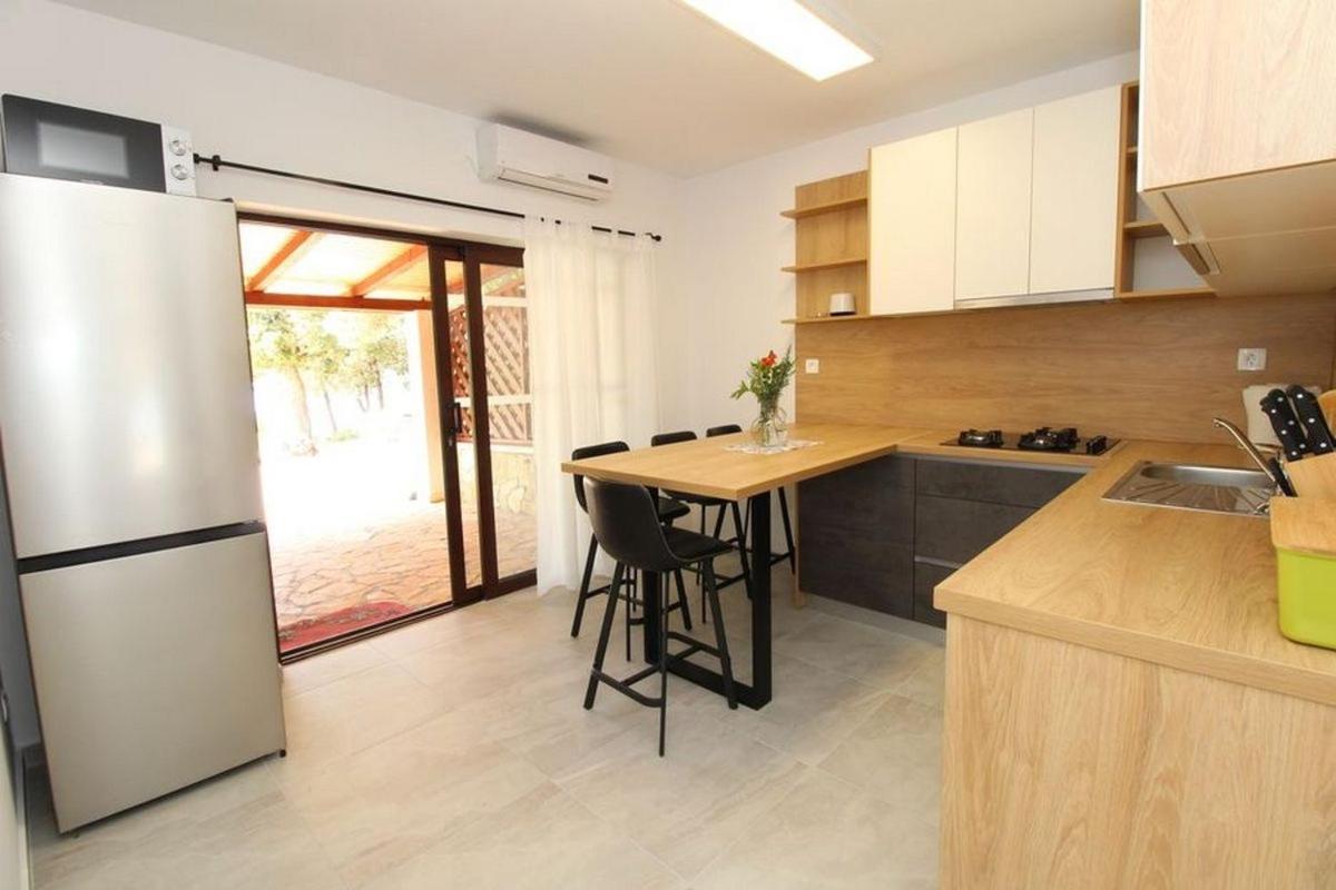 Apartments By The Sea Mandre, Pag - 6284 Kolan Chambre photo